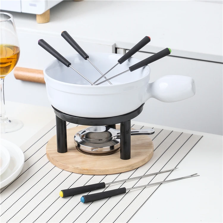 Набор изысканных кухонных принадлежностей для фондю с шоколадным сыром