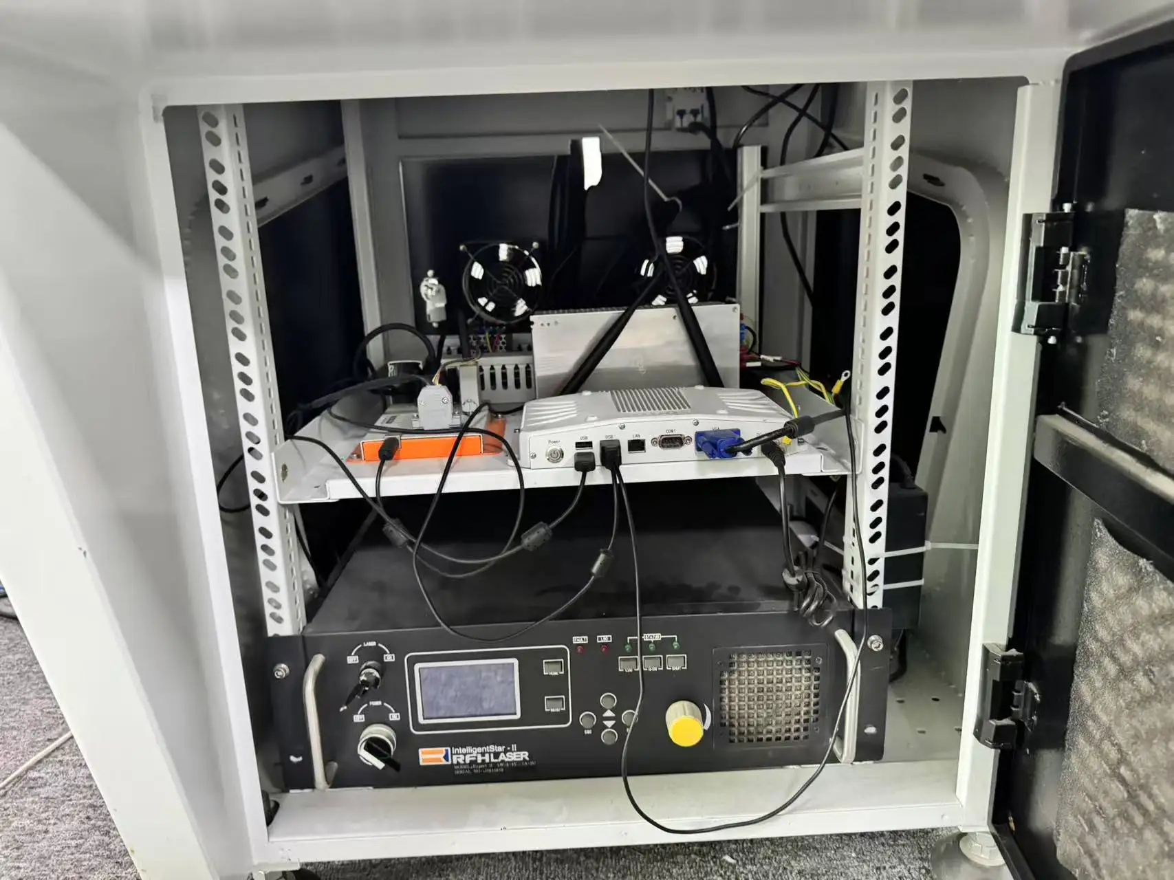 Супер Быстрая доставка SHX/TTF библиотека шрифтов CO2 лазерная маркировка/лазерный маркер с вращающимся валом для деревянного акрилового стакана