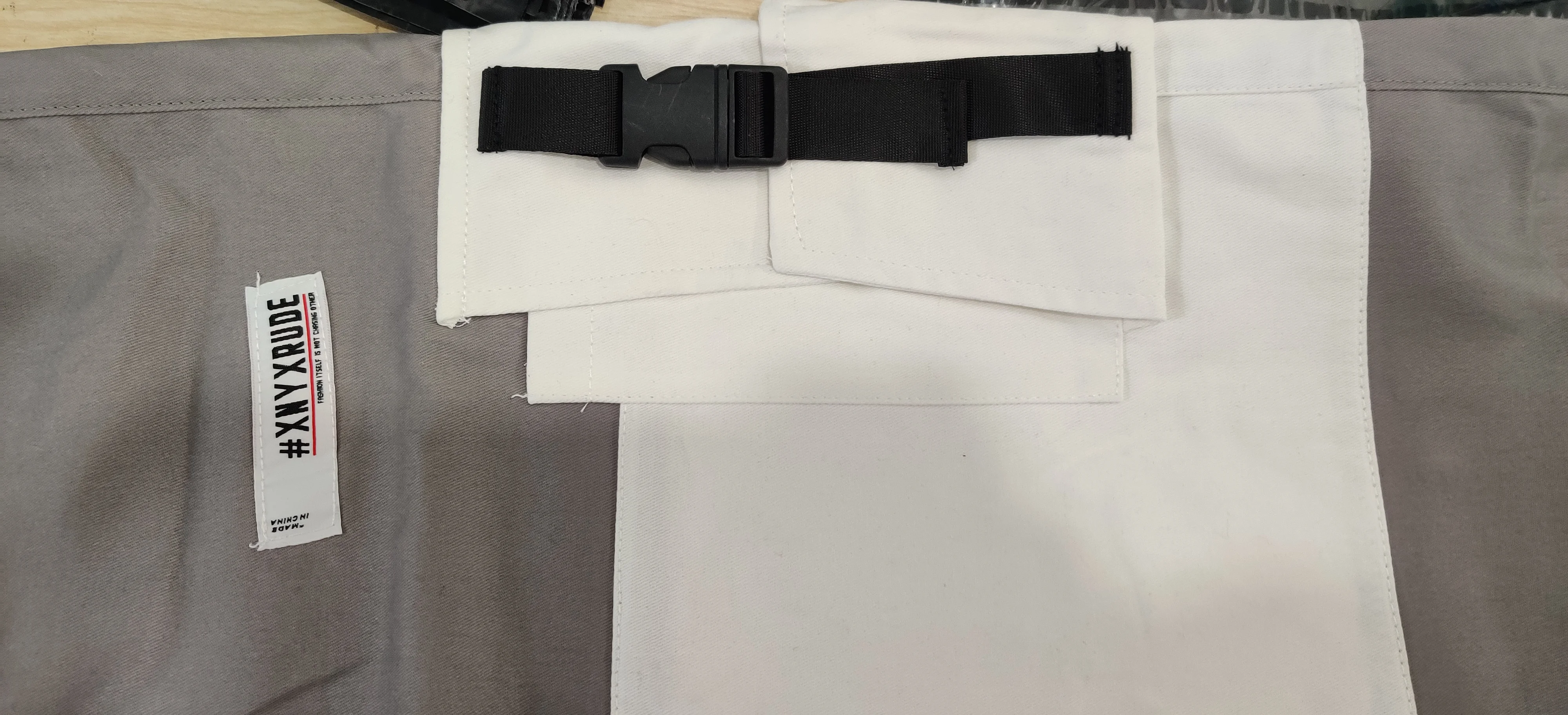 
2021 New Arrive Cargo Pants Men Trousers Loose Casual Jogger Pants Multi Pocket Drawstring Sports Hip Hop Workwear 