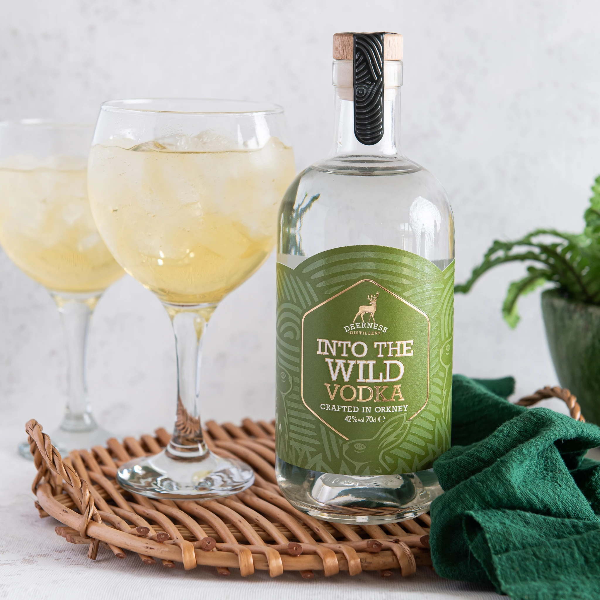 Multi Award Winning Best UK Vodka Into the Wild Premium Classic Vodka 20CL Bottle Bulk 200ml Scotland Hand Distilled Wholesale