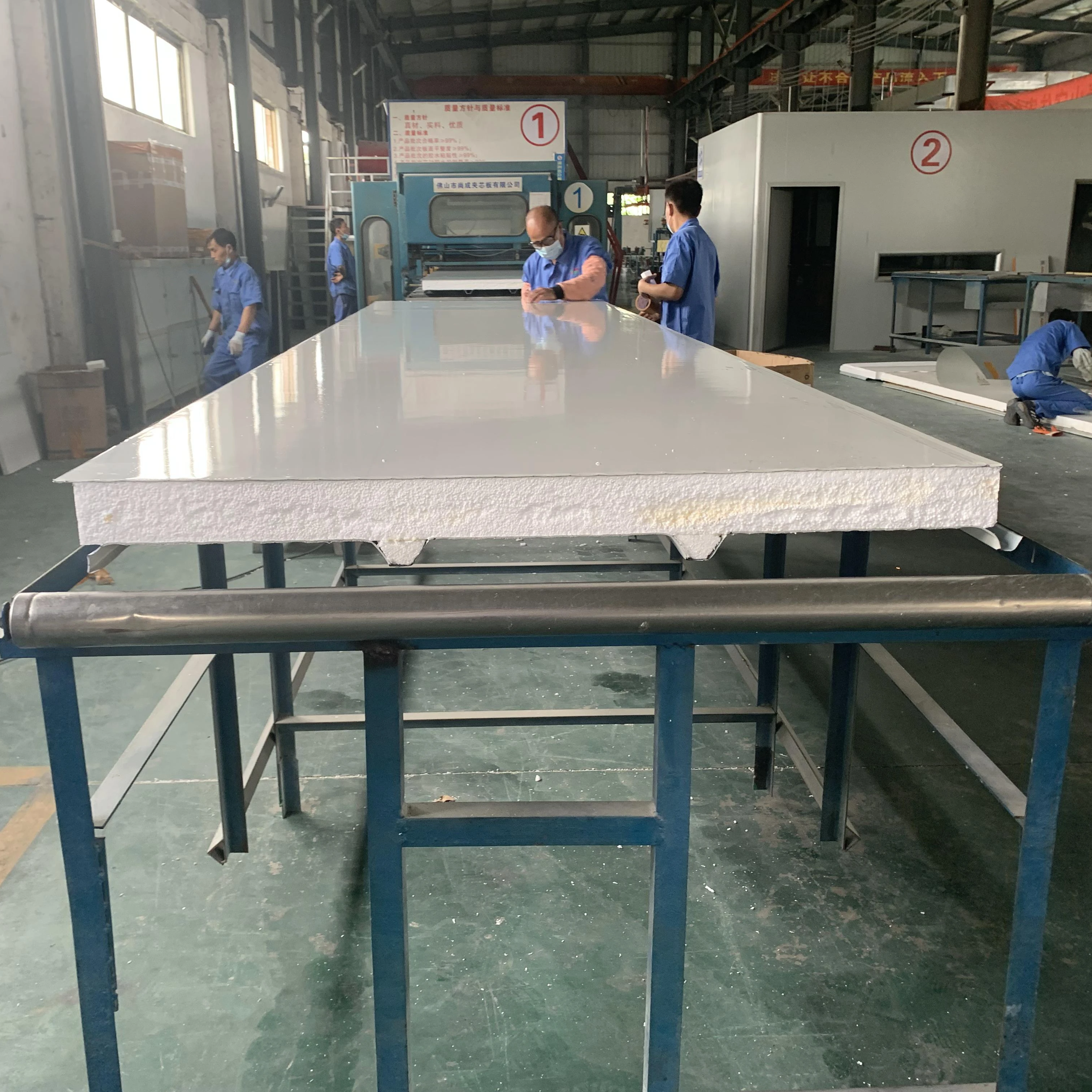 Can be quickly installed, high wind resistance coefficient EPS roof color steel sandwich panel factory direct