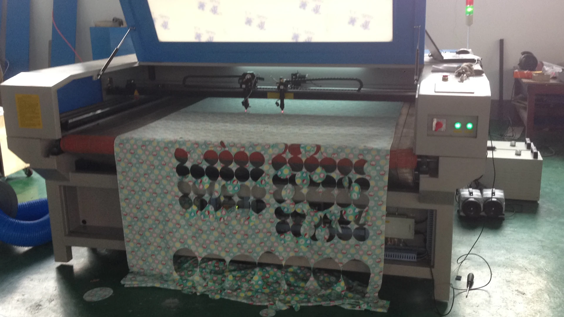 Supercnc textile parachute nylon fabric with camera 130W 150W 180W double head 1810 Co2 Laser Fabric Cutting Machine