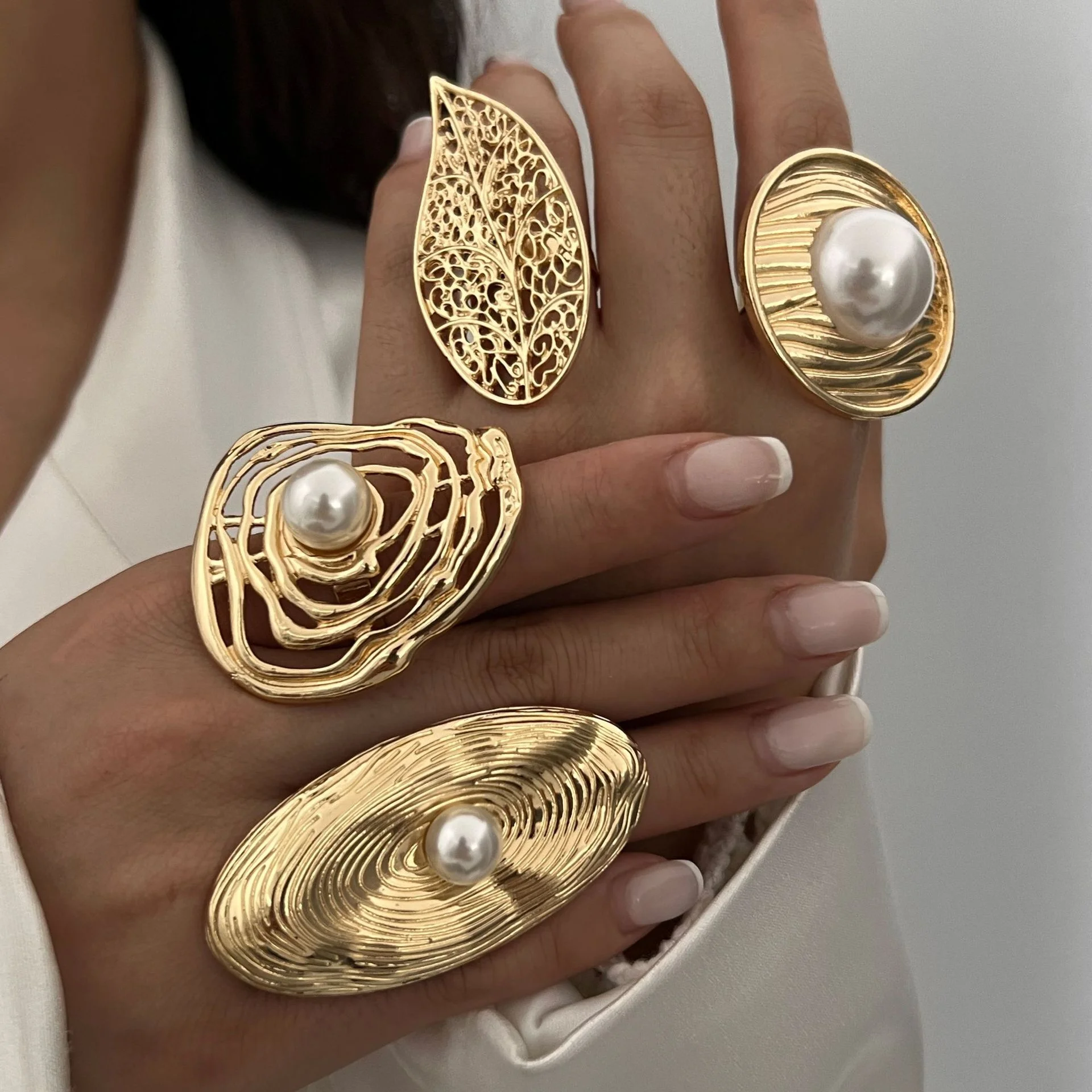 Punk Style Hollow Out Leaf Rings Women Adjustable Vintage Exaggerated Pearl Geometric Rings