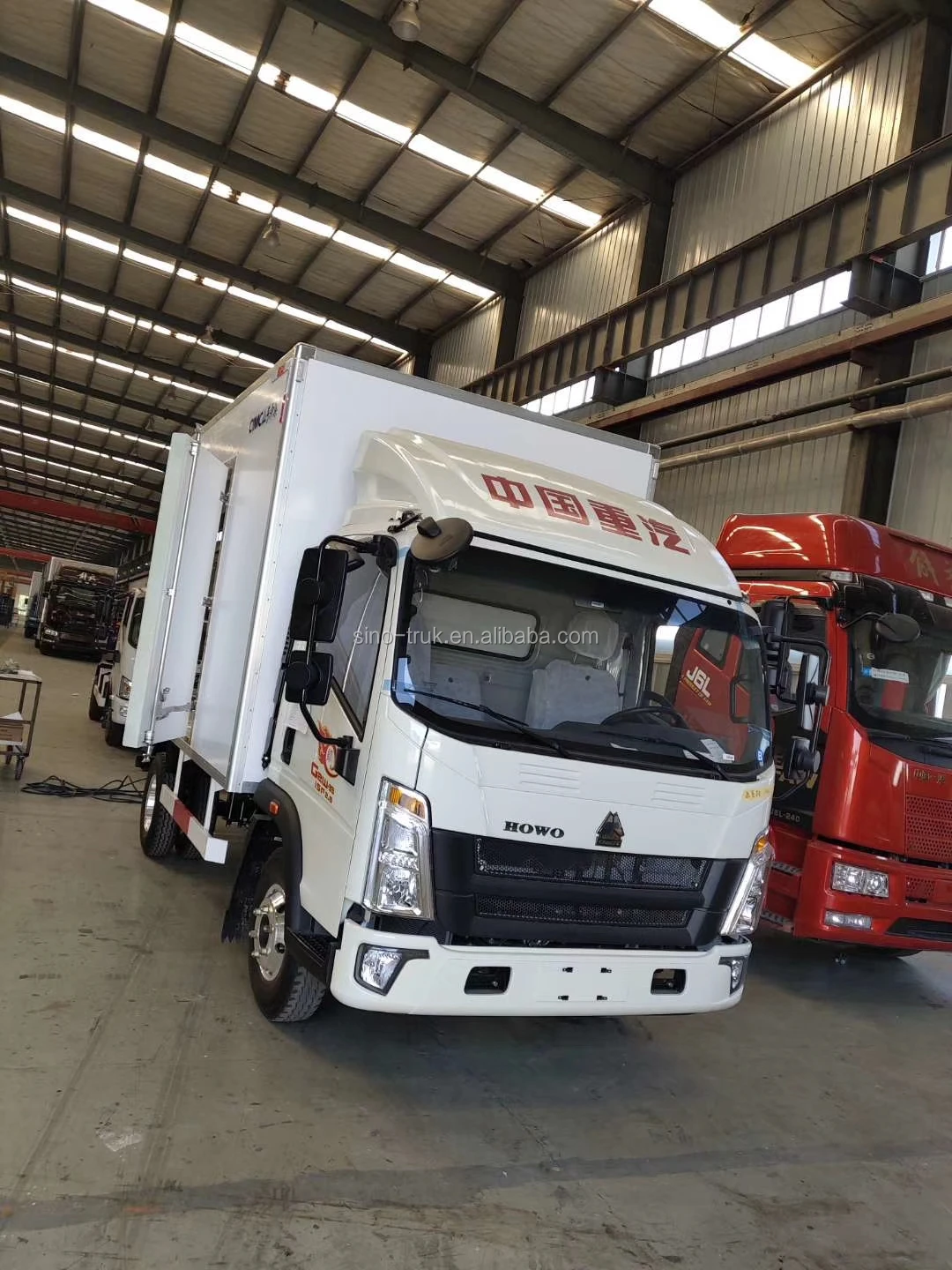 Hot sale SINOTRUK HOWO brand new 2 -12ton mini refrigerated truck small truck refrigeration unit for sale low price