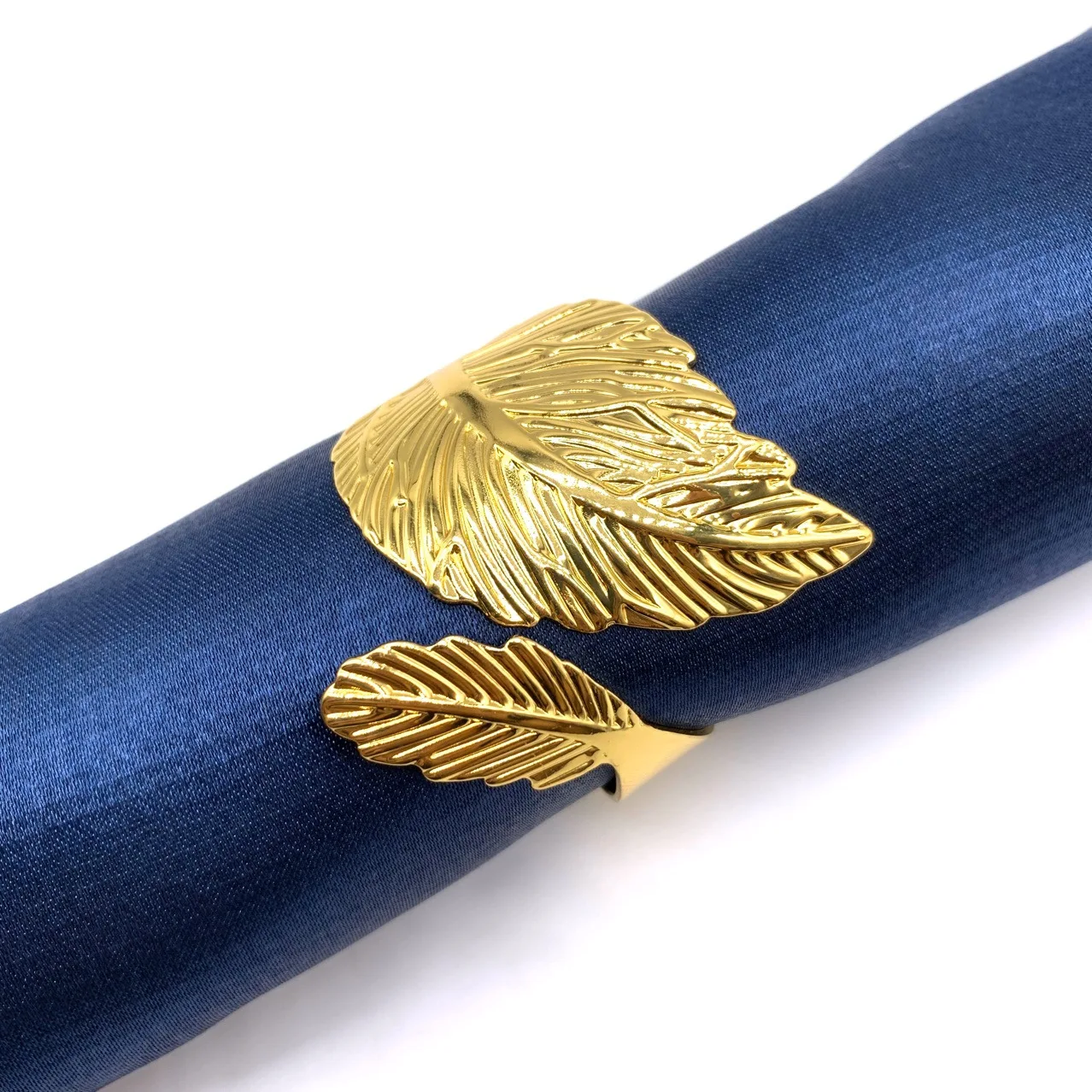 Latest Design Hotel Home Napkin Ring Gold Leaf Napkin Circle for Wedding Napkin Buckle Dinner Party Christmas Decoration