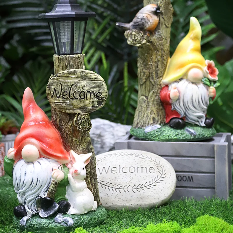 Redeco New Arrival Set Of Garden Pot Gnomes Magnesia Crafts LED Solar Fashion Wholesale Christmas Gnome Magnesium oxide Crafts