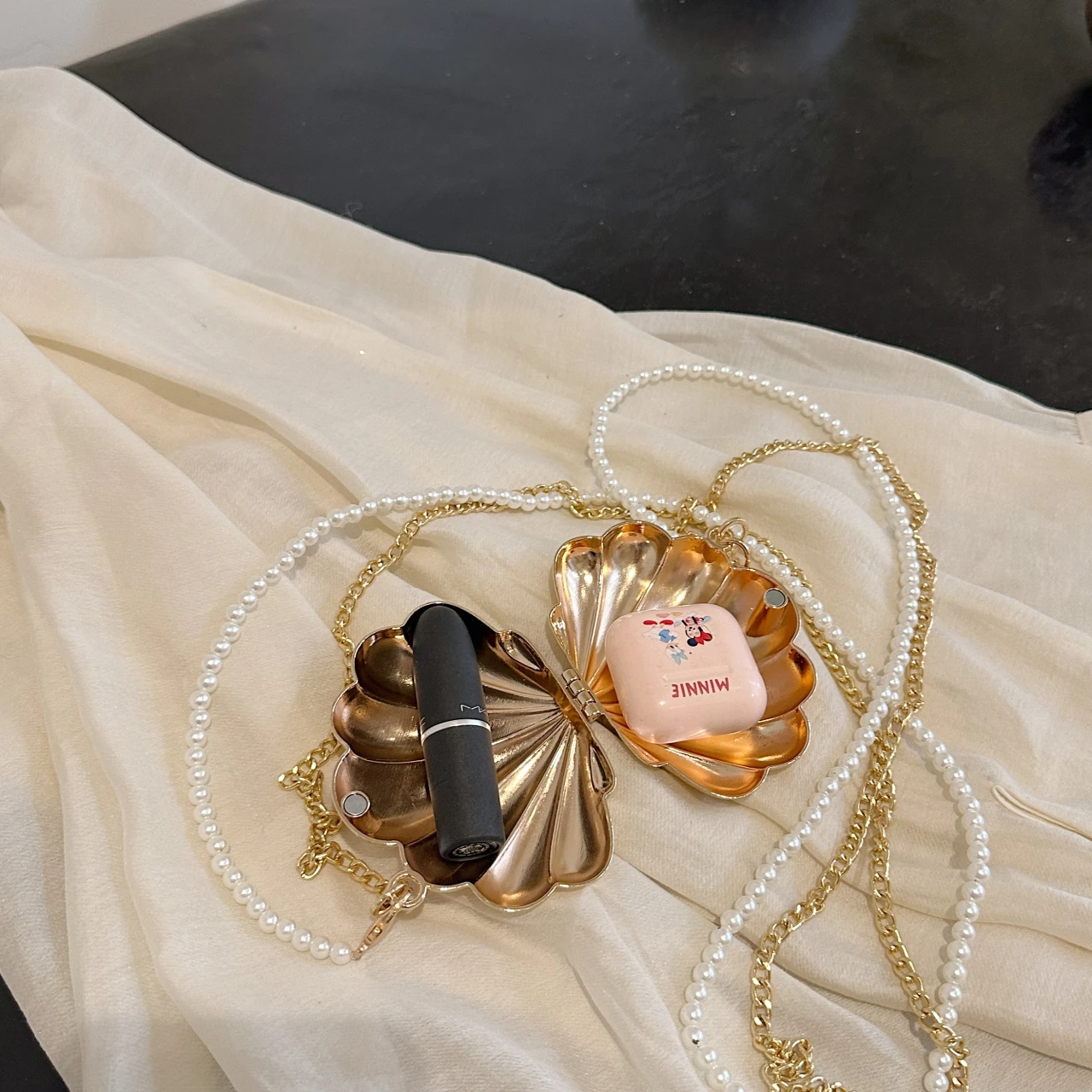 2024 New Metal Tiny Headphone Lipstick Bags For Women Fashion Mini Purse Crossbody Bag Gold Shell Clutch Designer Shoulder Bag