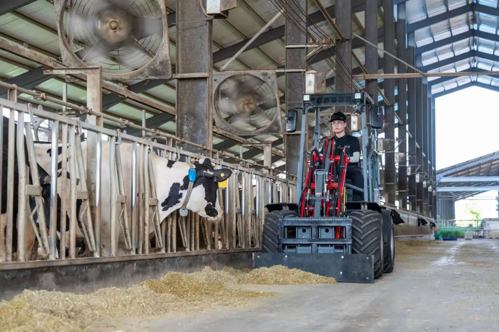China Brand W1160 0.8ton diesel joystick mini farm bucket with front loader