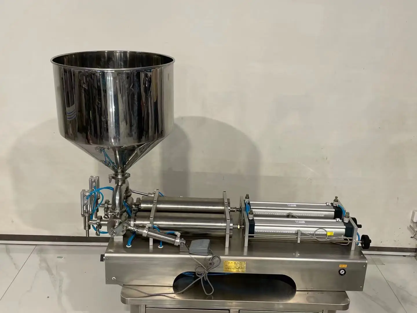 Water bottle filling machine or production line