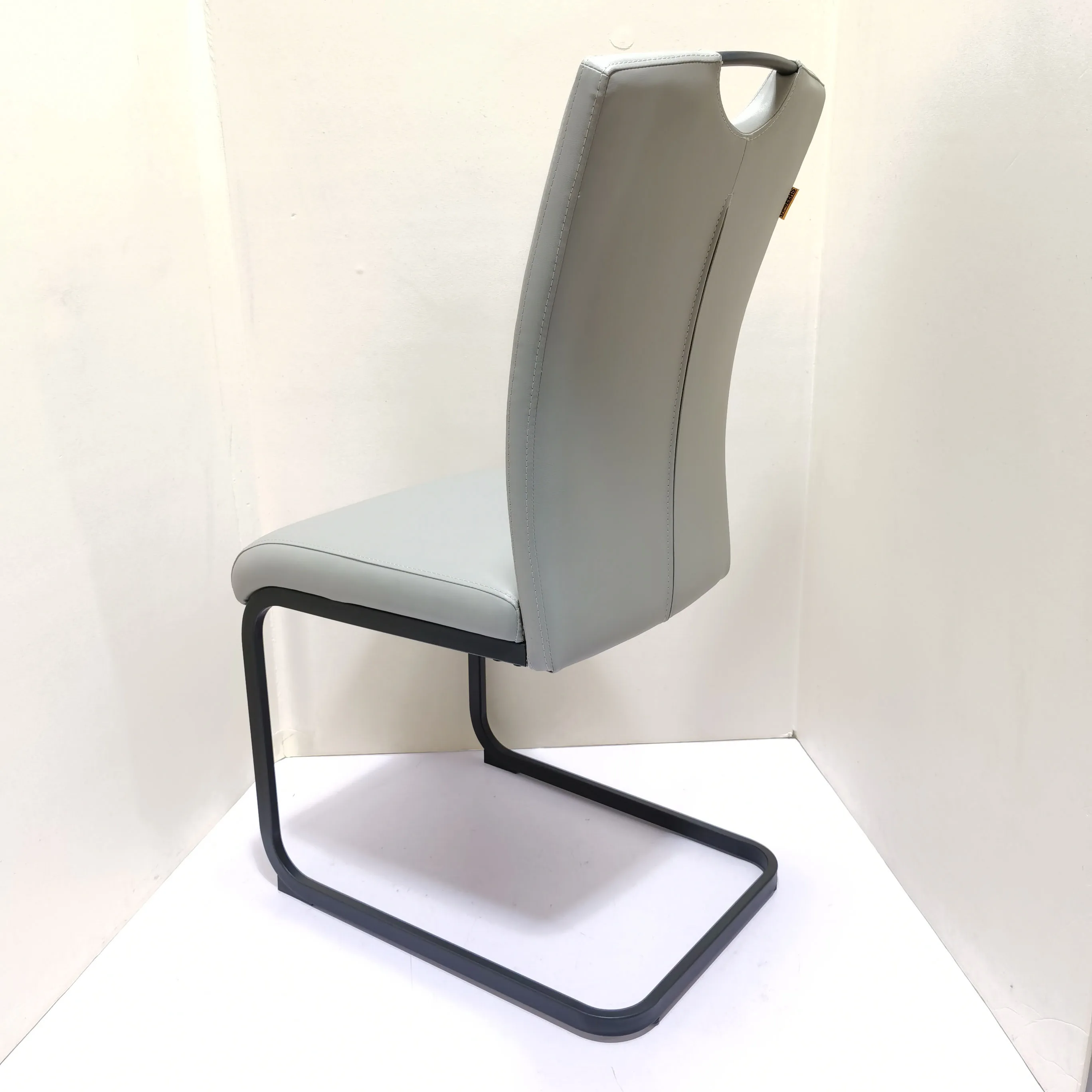 Современный дизайнерский обеденный стул, полиуретановое сиденье и металлические ножки, хромированная офисная мебель, стул для гостиной