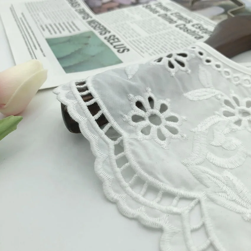 Factory Direct Spot Supply Of Water-soluble Lace Wisps Of Flowers Around Detachable Collar