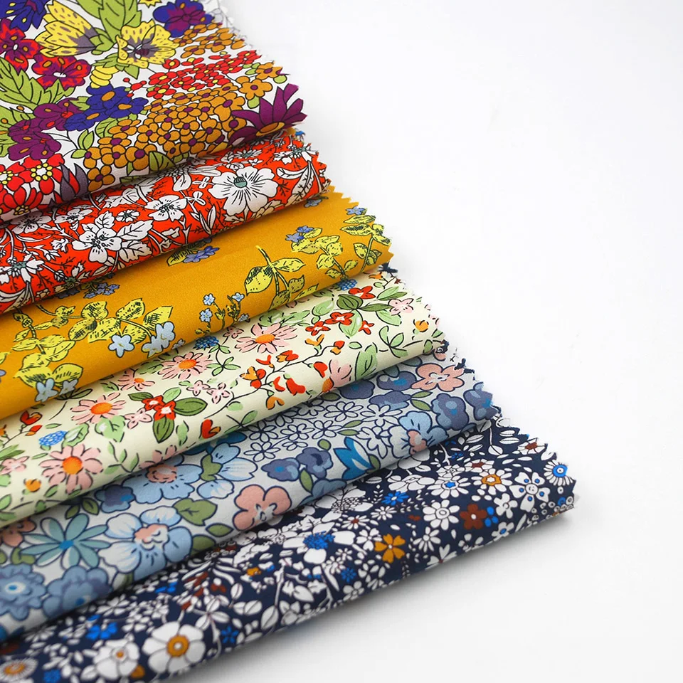 China Wholesale Low MOQ customized little floral pattern 100% cotton digital printed fabric for women garment