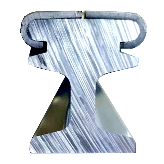 Third current conductor contact rail for metro