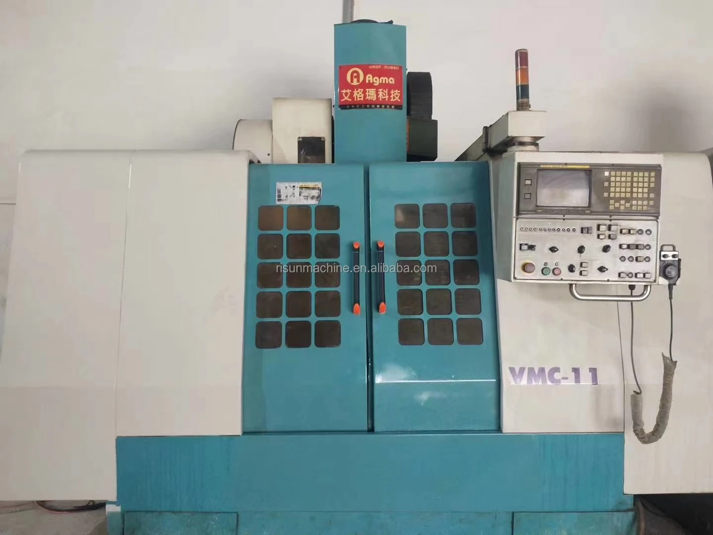  Используемый обрабатывающий центр дешевый FANUC