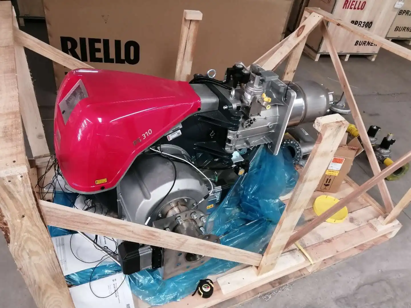 Original Riello RS 310-410-510-610/E-/EV Blu burners series covers a firing range from 1200 to 6250 kW