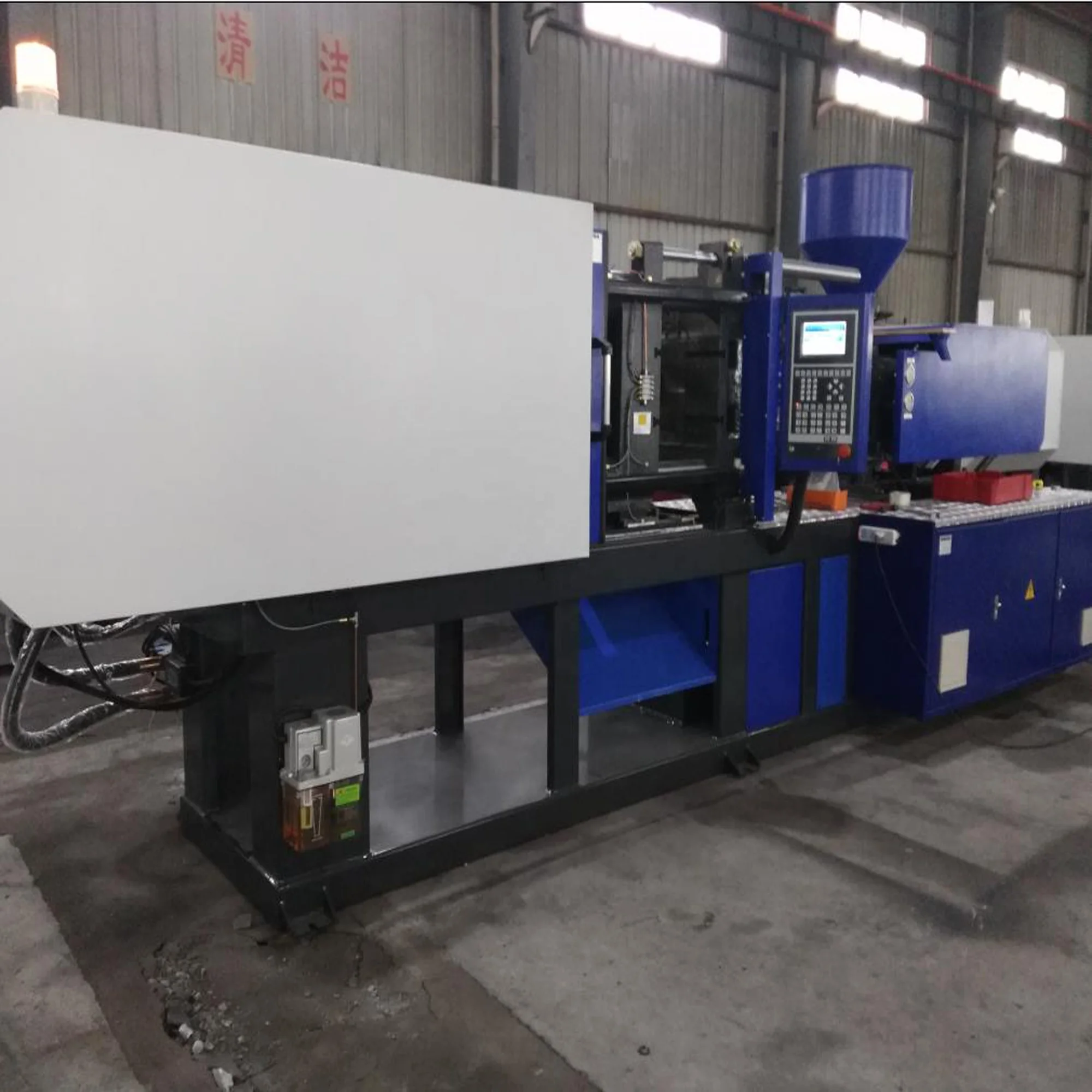 
INJECTION MOULDING MACHINE MOULD 