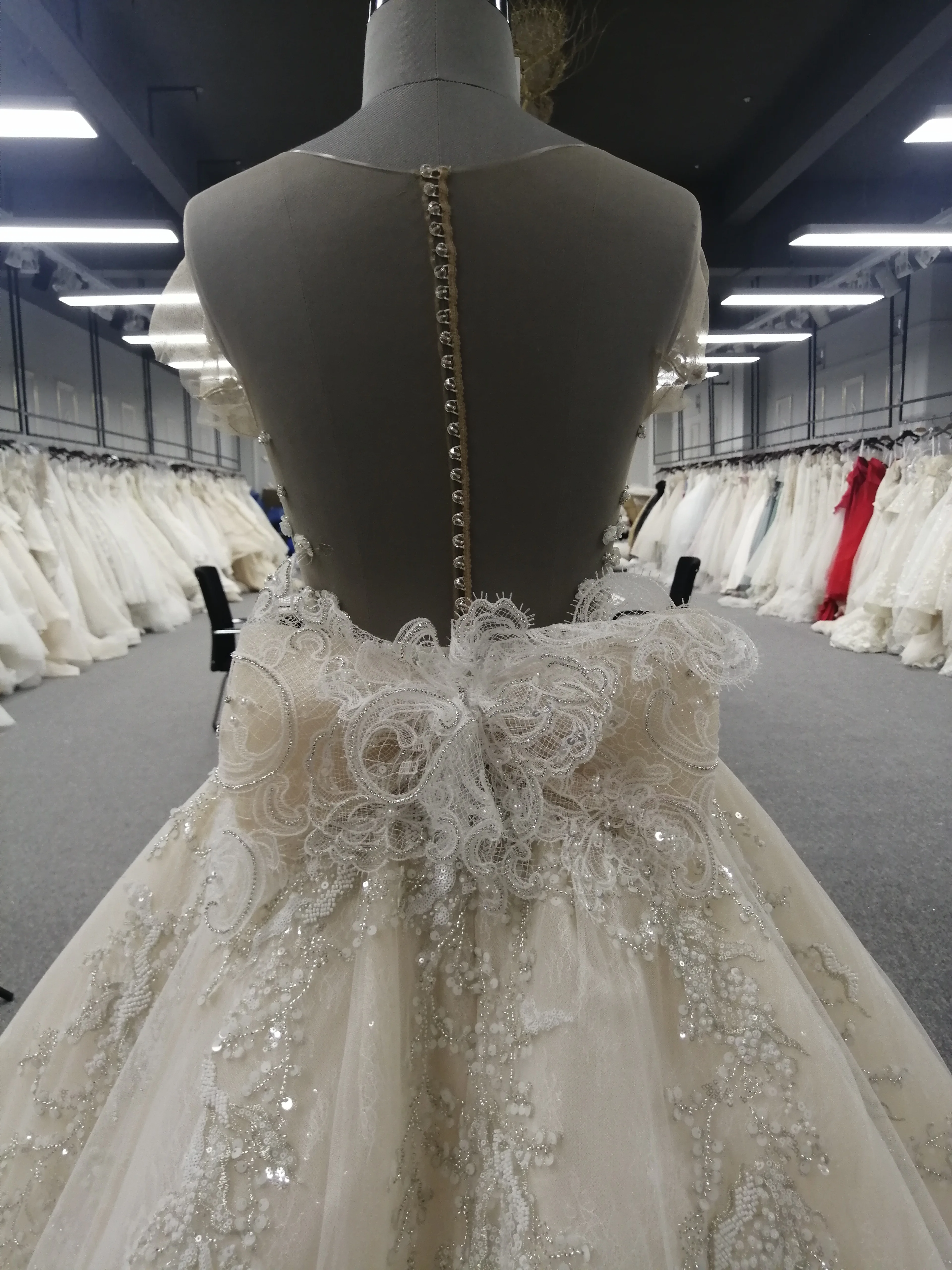 Luxury Crystal Wedding Dresses High Quality Lace Embroidery Luxury Tail Bridal Wedding gowns