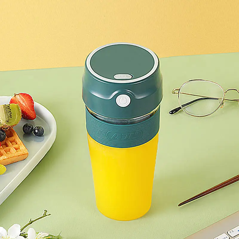 Portable 300ml mini fruit milk juicer Electric USB Rechargeable Ice Smoothie Fruit Blender handheld traveling Juicing Cup