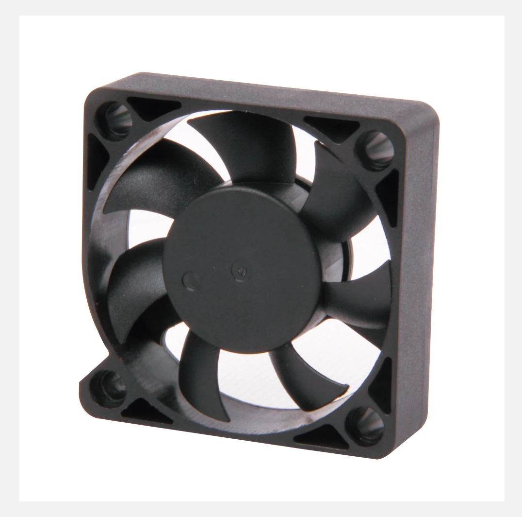 2020 Высокое качество вентилятор Dc 5V 12V с бесщеточным двигателем постоянного тока вентилятор для охлаждения воздуха оптовая п