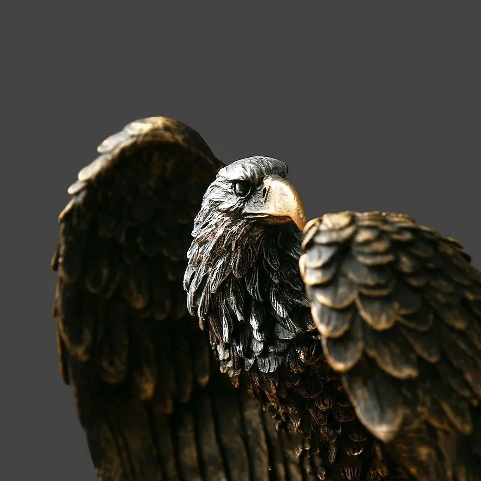 Fengzhi Factory Modern Style Eagle Resin Statue Sculpture Arts and Crafts for Home Living Room Office Decoration