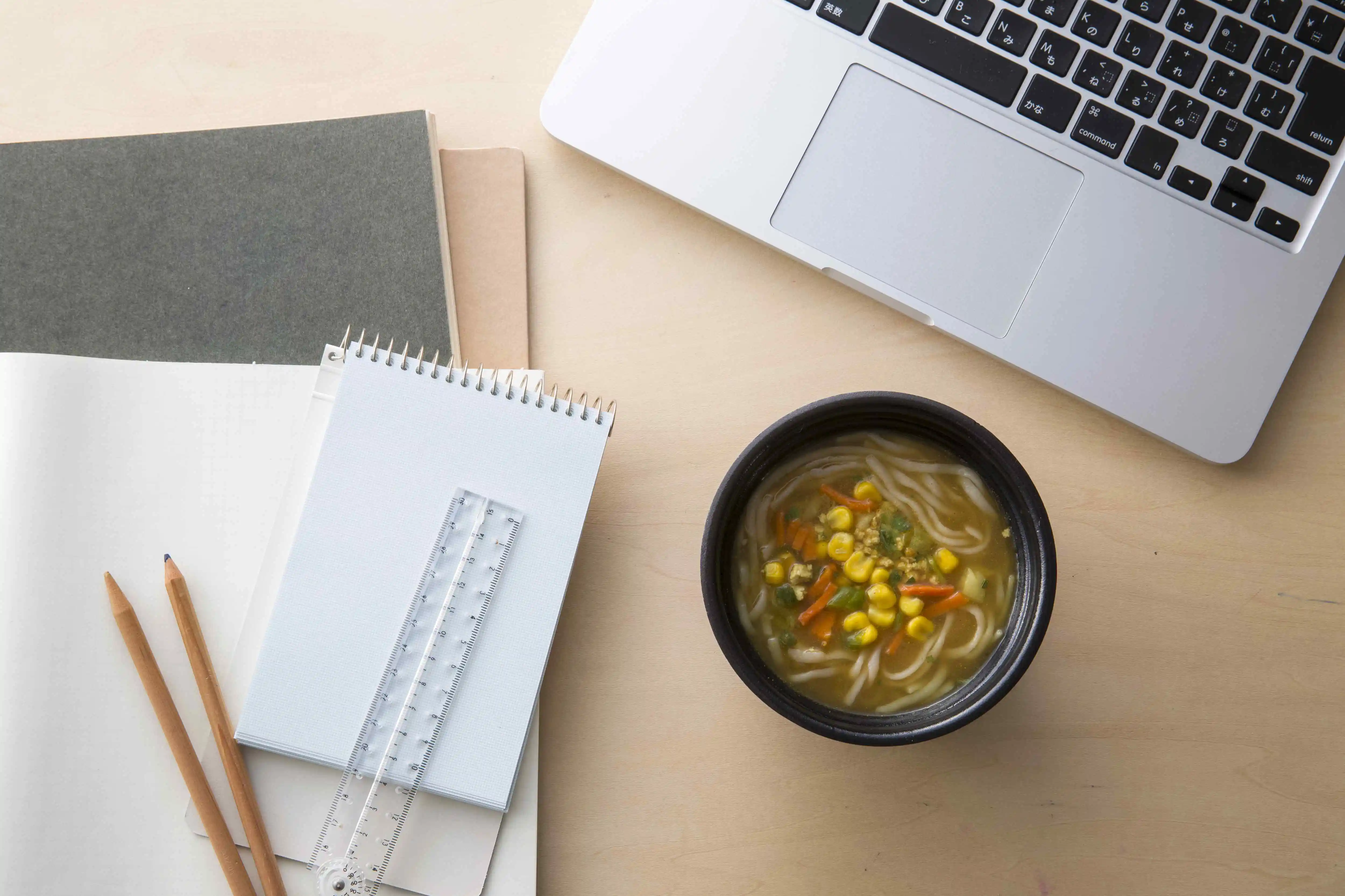 Japanese manufacturer bulk instant noodles Hot and Sour soup taste