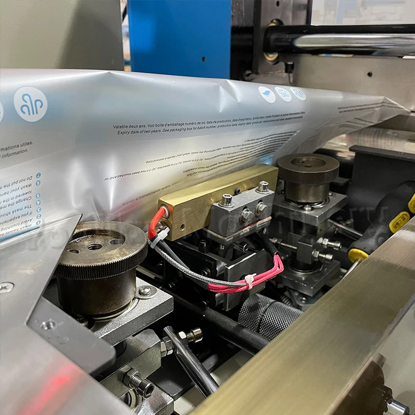 KD-450 Automatic Horizontal Small Cookies Biscuit Packing Machine Biscuit Pillow Cookies Wafer Biscuit Packing Machine