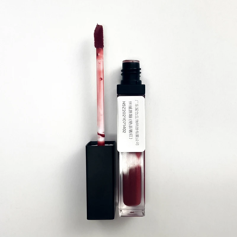 Free Sample Wholesale Lip Gloss Matte Lipstick  Waterproof OEM Makeup Custom  Lip Gloss Private Label multi colors