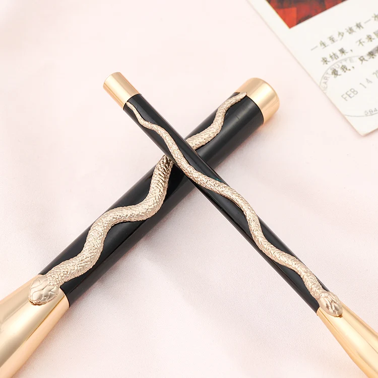 
2020 new professional makeup brush set 2020 DIY fashion portable cosmetic brush wholesale fashion snake design brush 