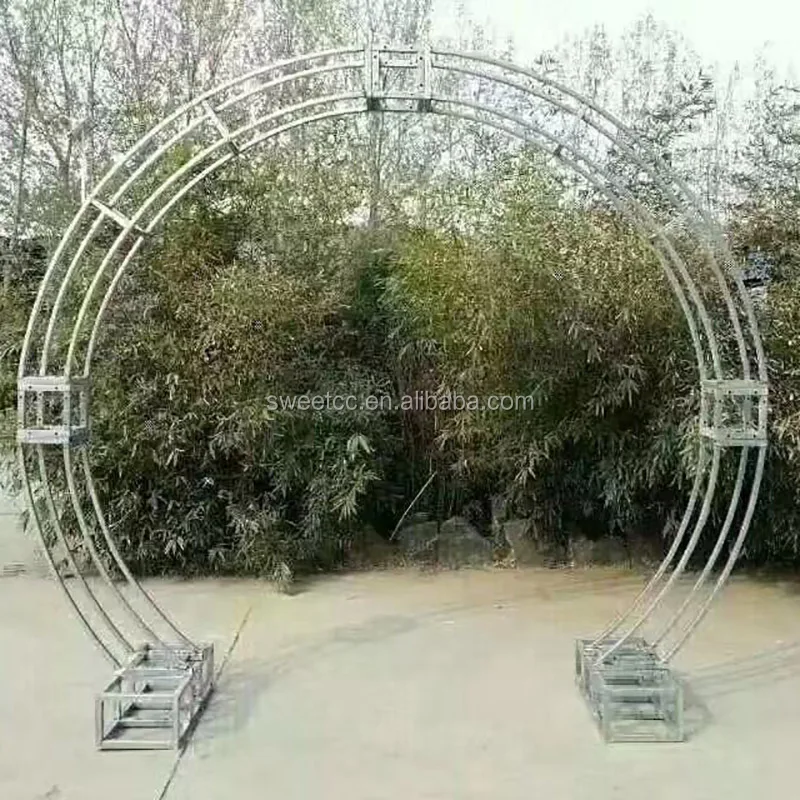 2019 new design hollow out  white horn shape circle wedding metal arch for wedding stage decoration