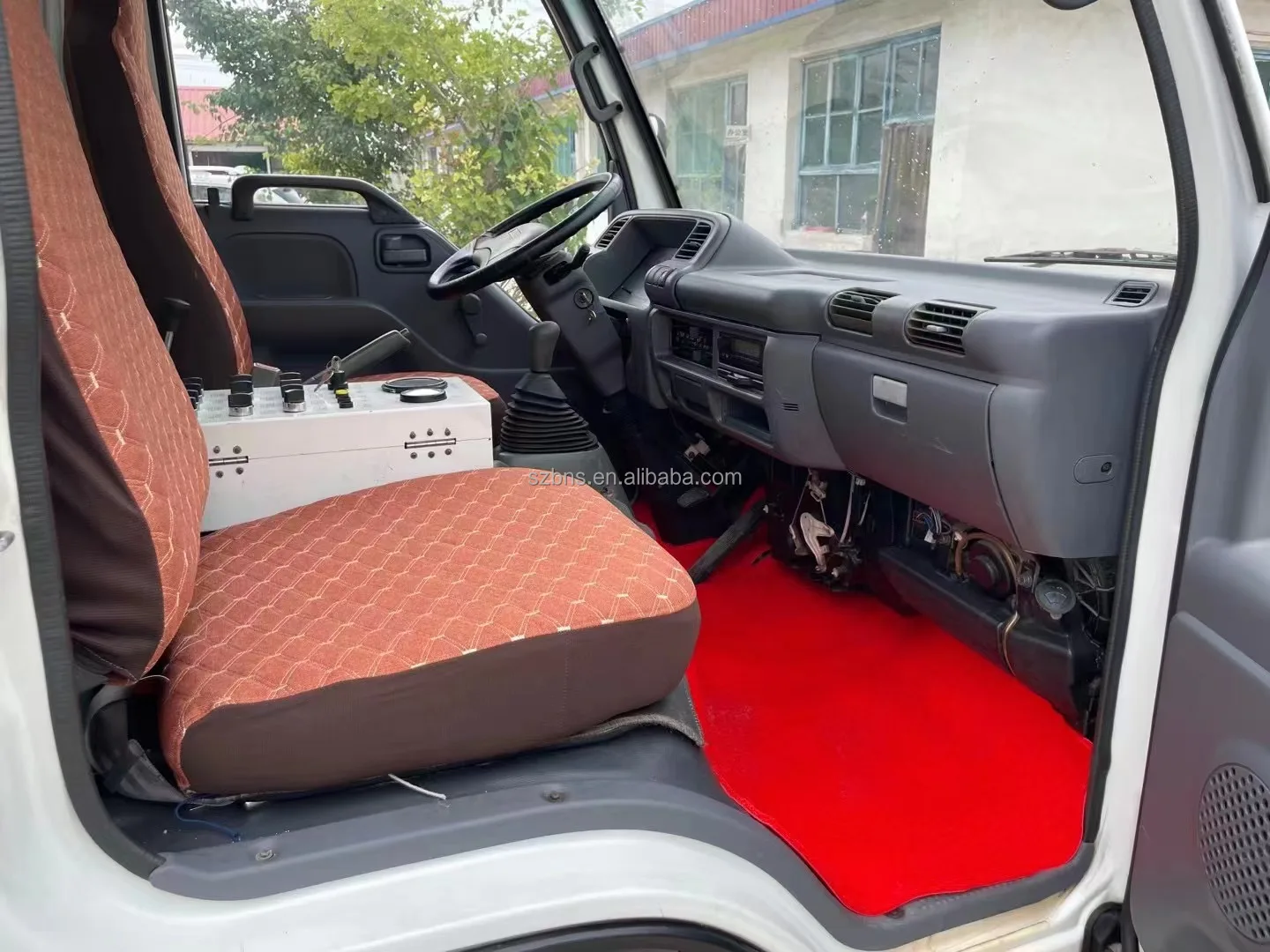Хорошая цена Вакуумная уборочная машина Isuzu 600p для уличной уборки пылеочистительные машины с