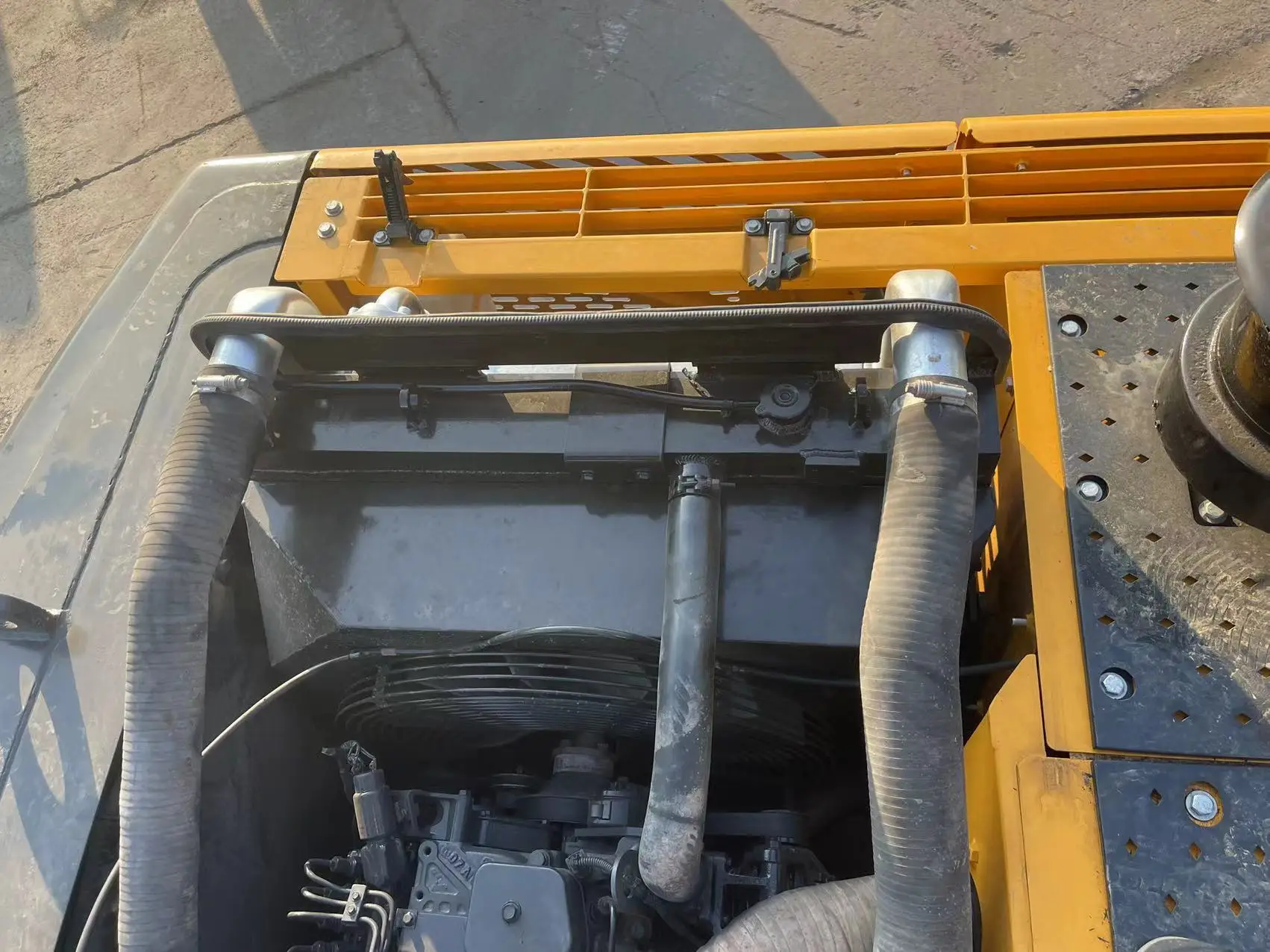 Used Hyundai 220-9 crawler excavator used hyudai 220 300 305 330 335 excavator
