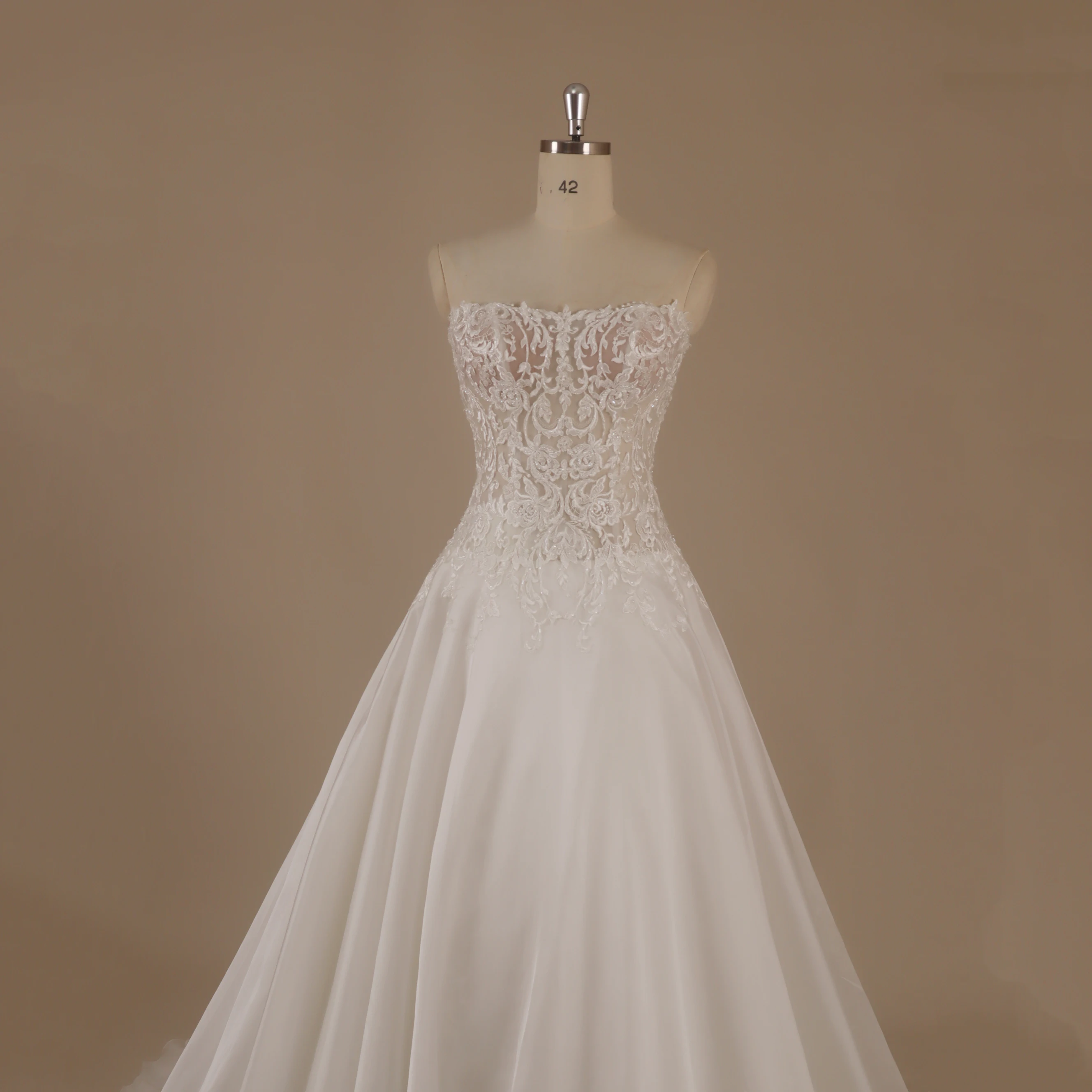 Wholesale charming sequin floral  lace back white fluffy floor length prom ball dress