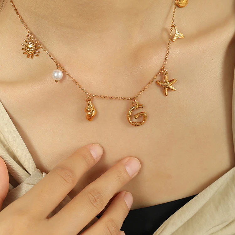 New Arrival Gold Boho Ocean Conch Starfish Shell Charm Necklace Stainless Steel A-Z Alphabet Initial Letter Beach Necklace Women