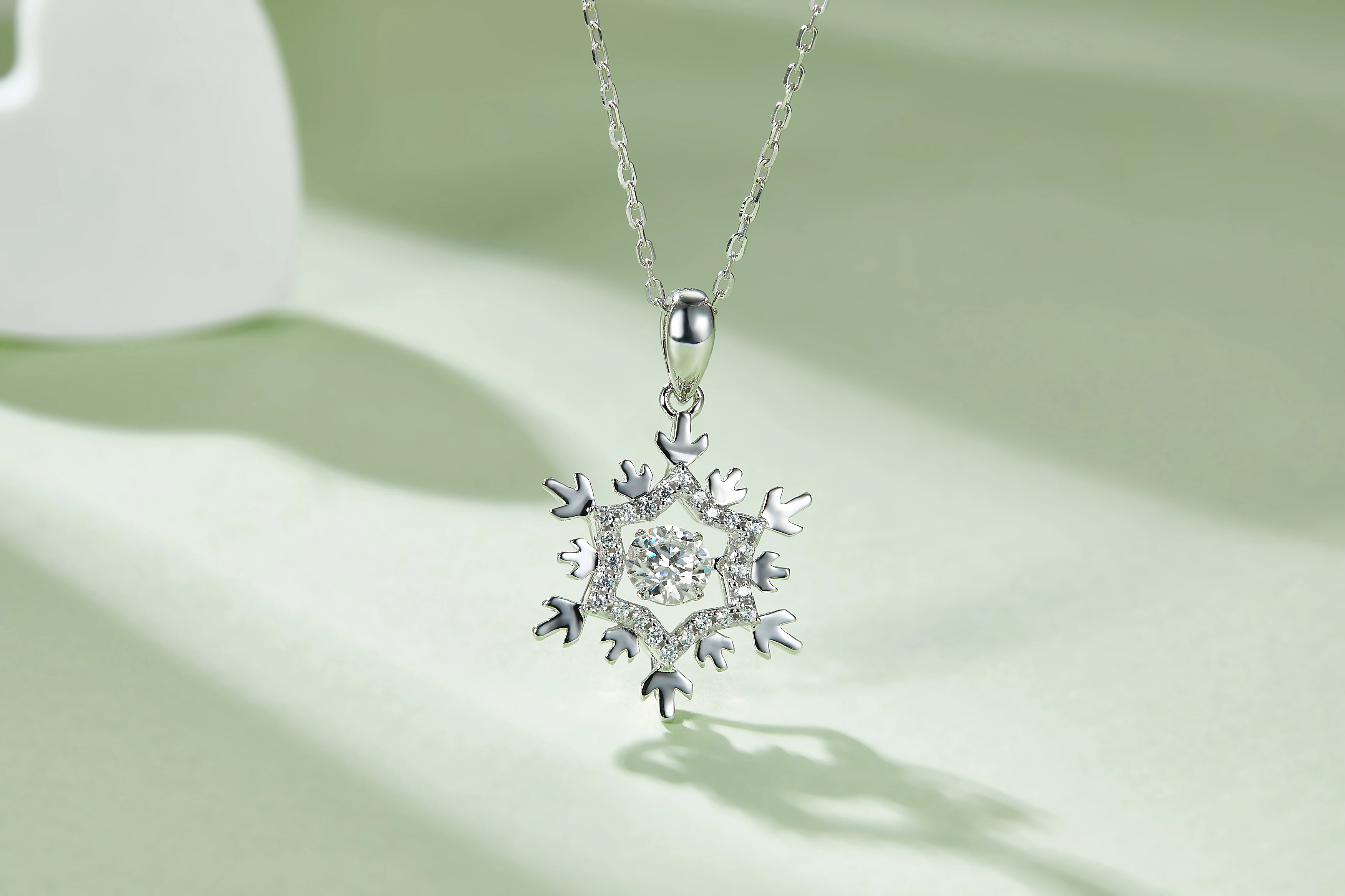 Snowflake Design Mossanite Stone Exquisite Pendant 925 Sterling Silver Link Necklace