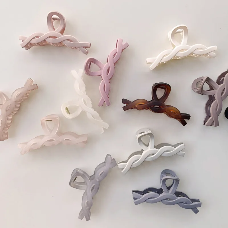 matte hair claw clips Hot new girls plastic colored frosted plastic large size hair claws twist matt candy colour hair claws