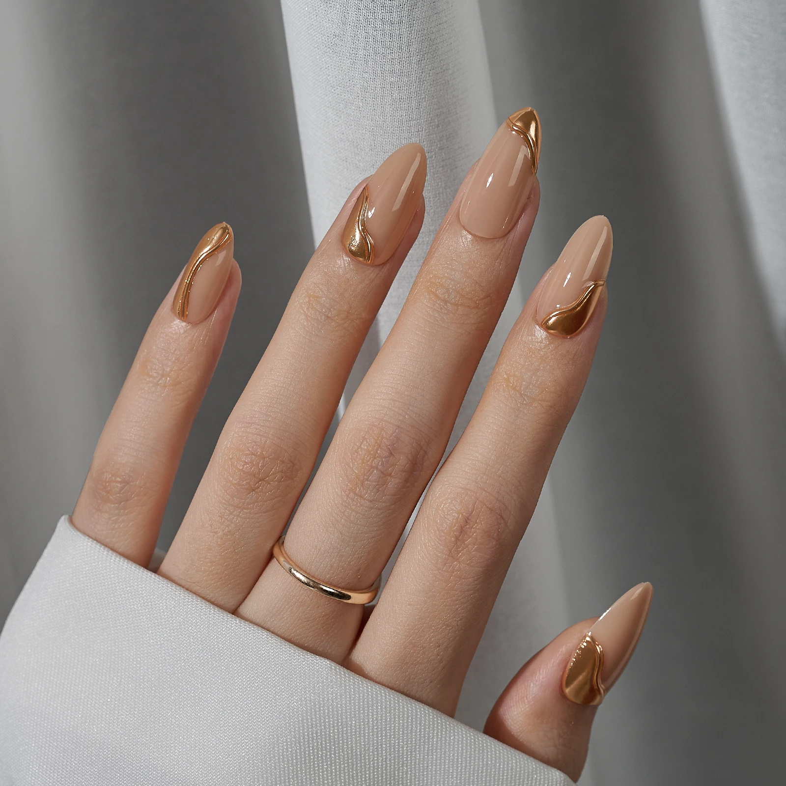 Custom Artificial Fingernails Fake False Nails With 3D Sculpting Metallic Design Almond Wholesale Luxury Soft Gel Press On Nails