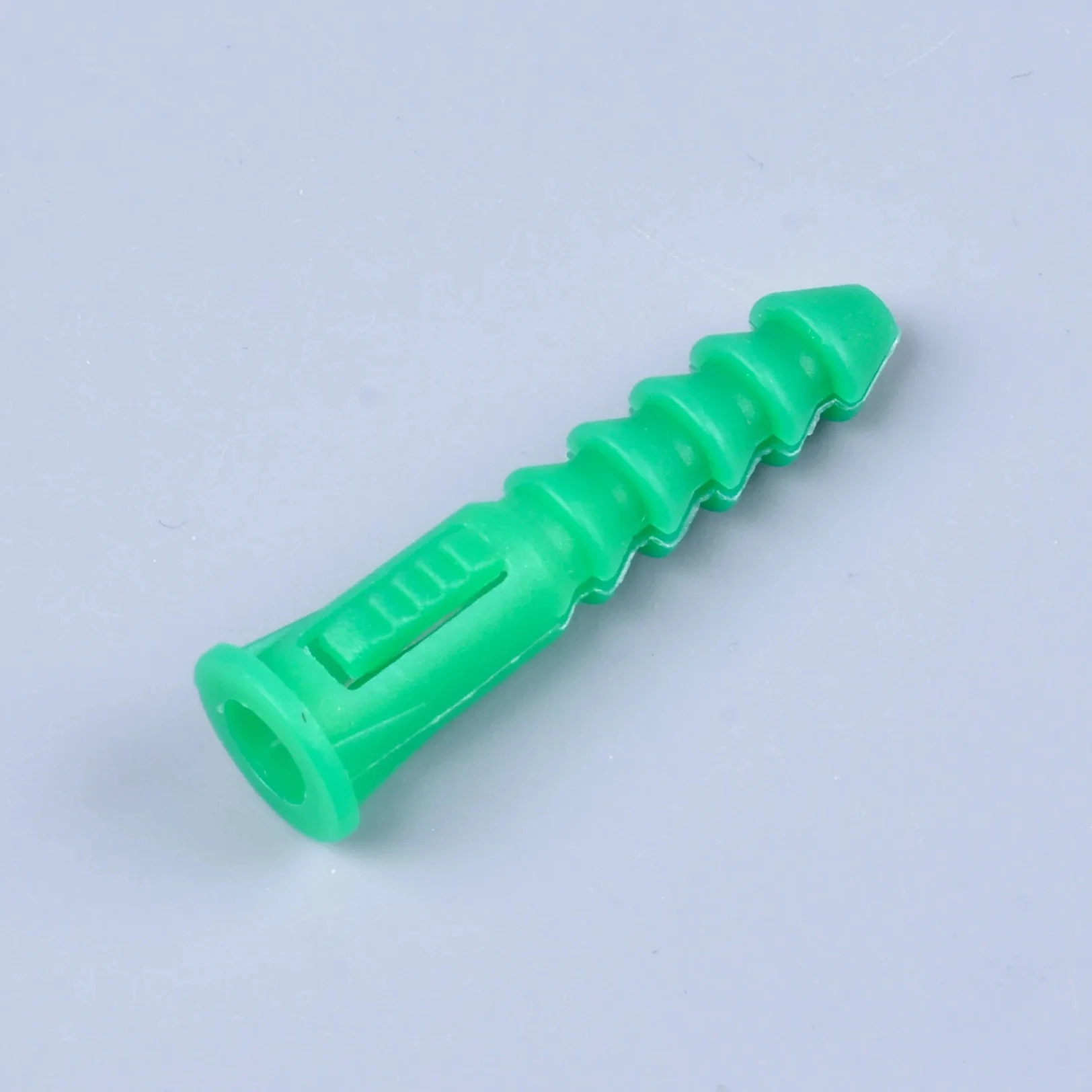 Shanfeng 144pcs Various Ribbed Concrete Plastic Anchors with Pan-Head Self Tapping Screws