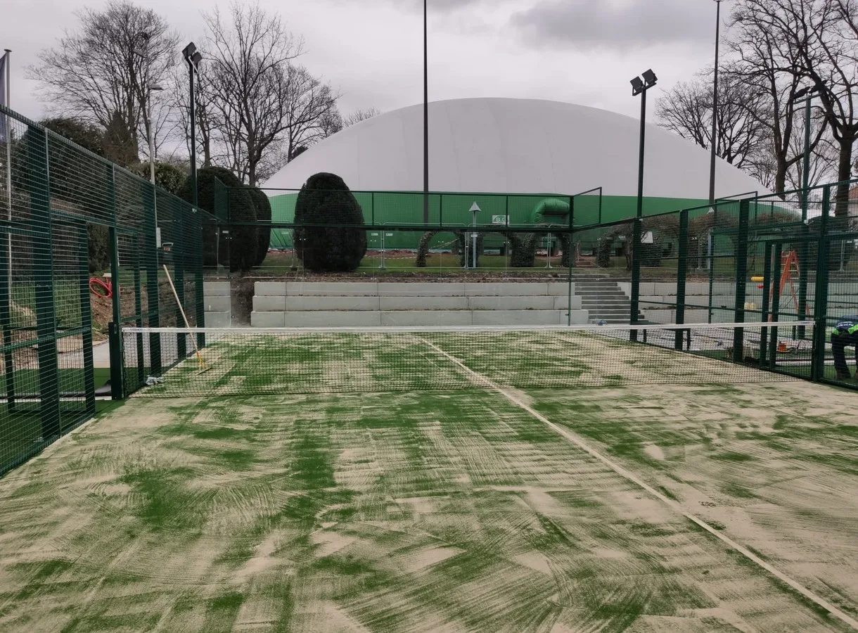2022 Custom New Design Hot Sale Panoramic Canchas De Padel Tennis Court
