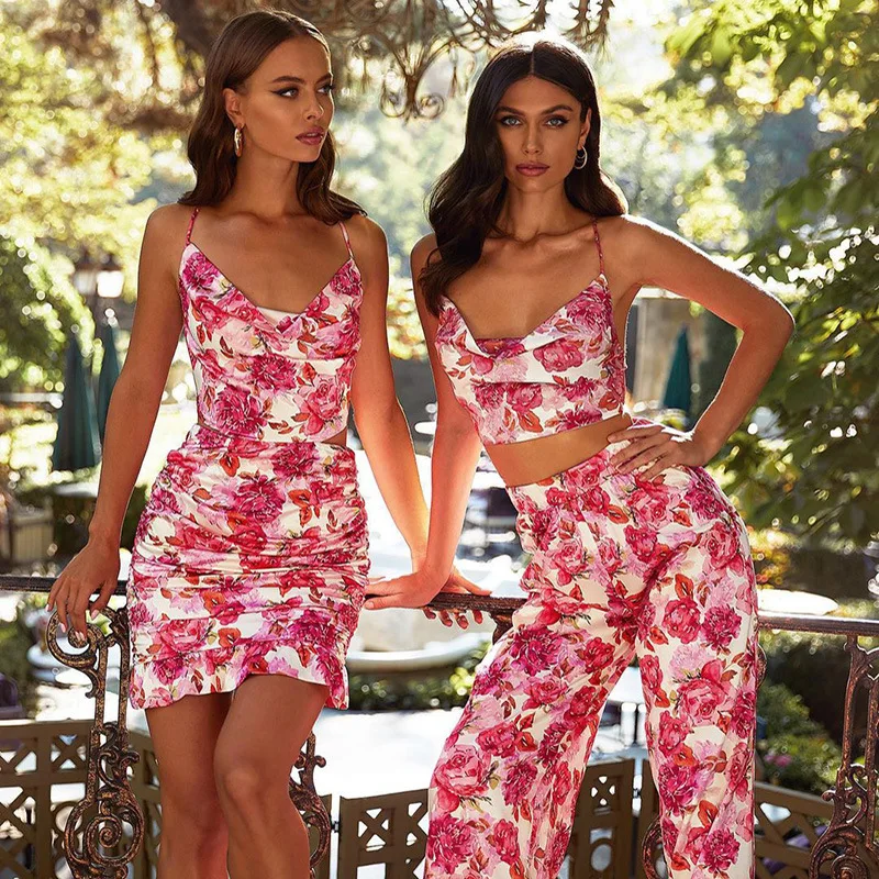 Европа и Соединенные Штаты, пользуются большим спросом; С открытой спиной ремень юбка на подтяжках; Костюм с принтом оптовая продажа женской одежды