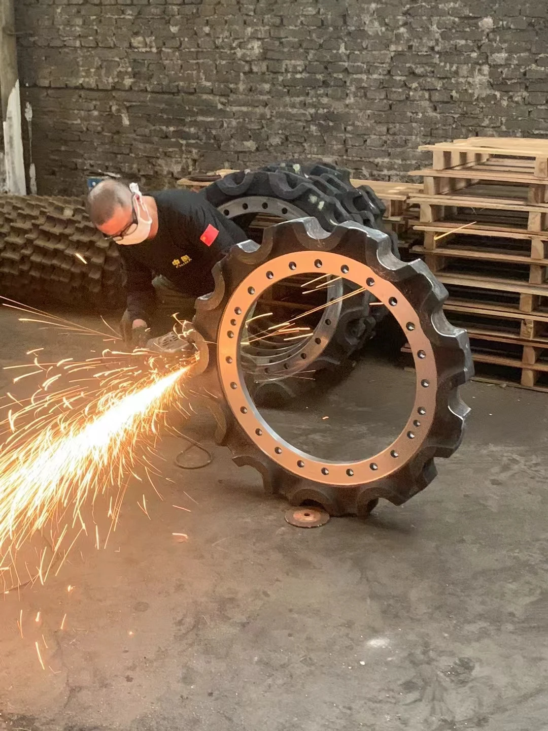 Bulldozer Roller Chain Sprocket  Drive Sprocket for Rubber Track Undercarriage Parts Excavator Sprocket