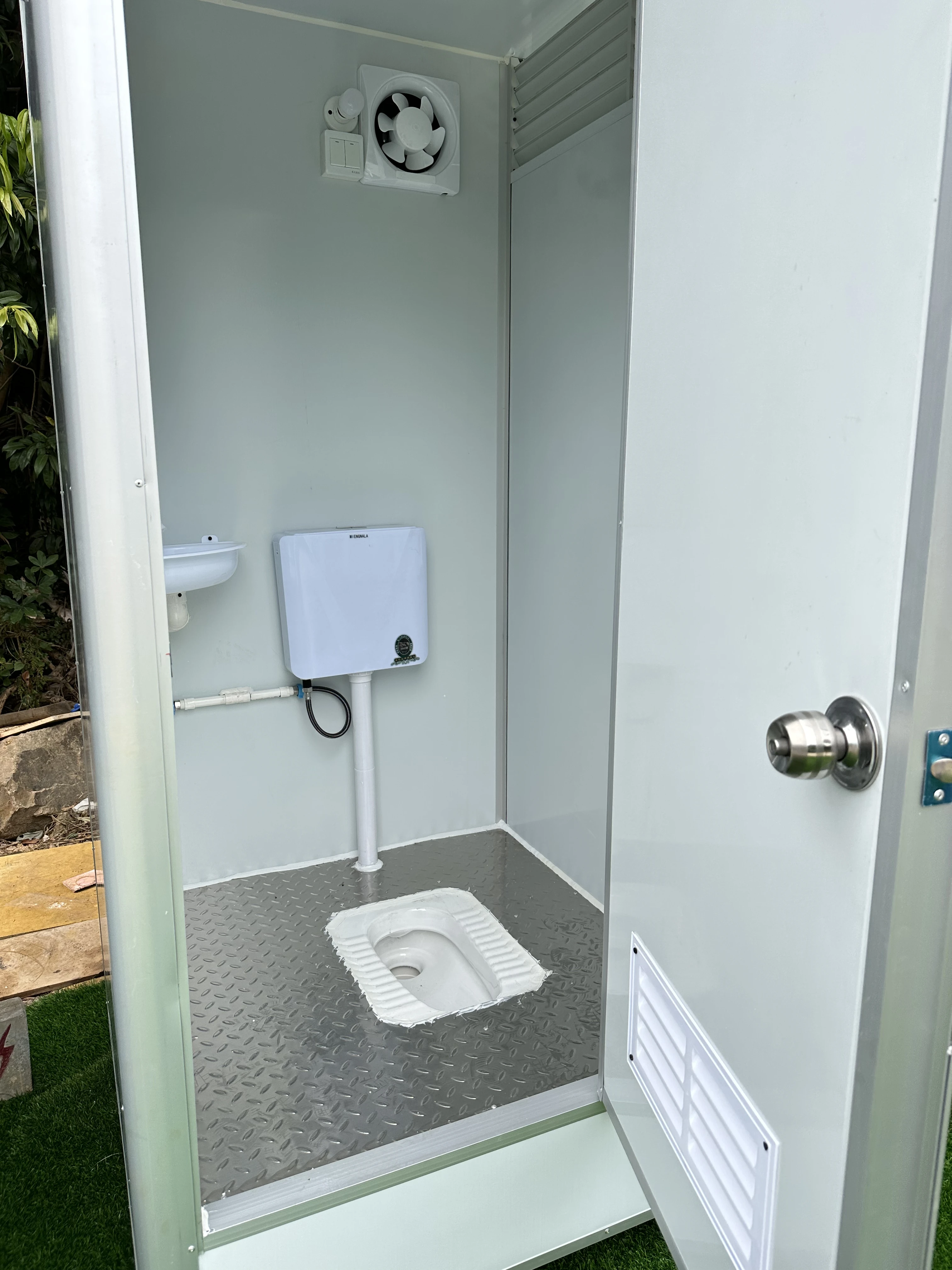 Mobile Toilet Outdoor Mobile Camping Portable Toilets Portable Luxury Restroom Public Toilet