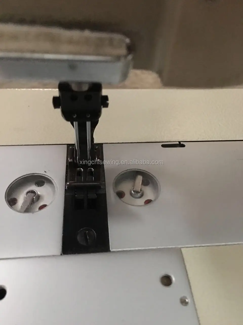 XC-872-5 Double Needle Top and Bottom Large Hook Sewing Machine Industrial