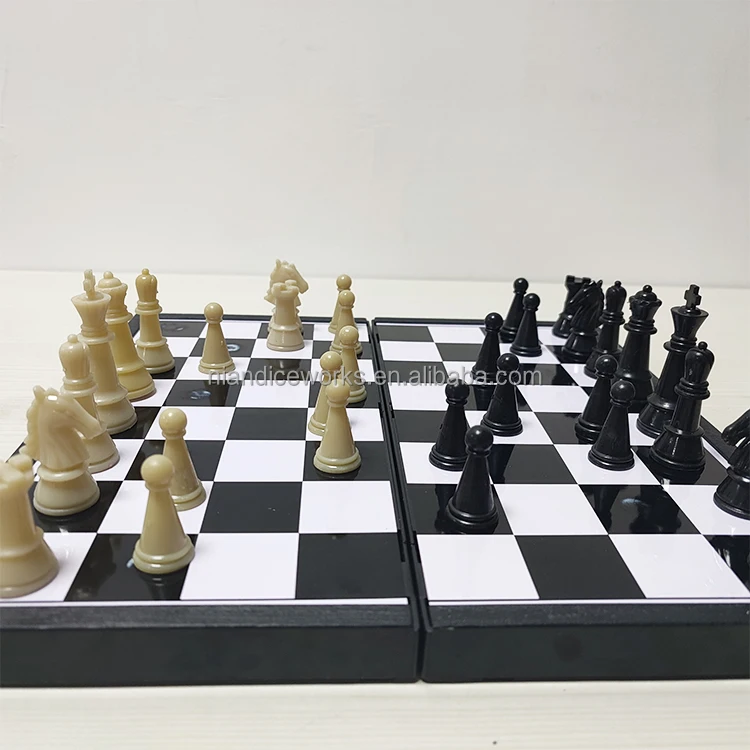 Cheap plastic chess pieces  chess magnetic magnetic chess set