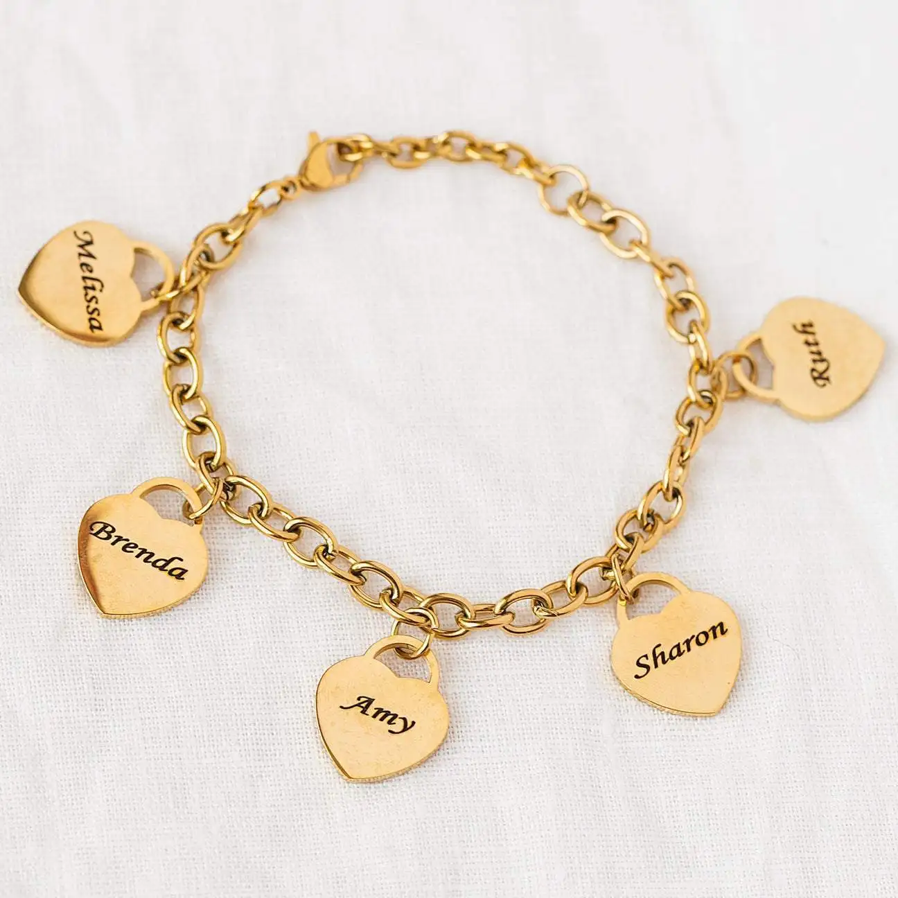 Wholesale Gold Plated Stainless Steel Bracelet Link Chain With Multiple Heart Engraved Letter Women Customized Bracelet