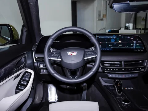 2023 Ca-dillac CT5-V Blackwiing 6-ступенчатый механический двигатель V8 с наддувом мощностью 668 л.с.