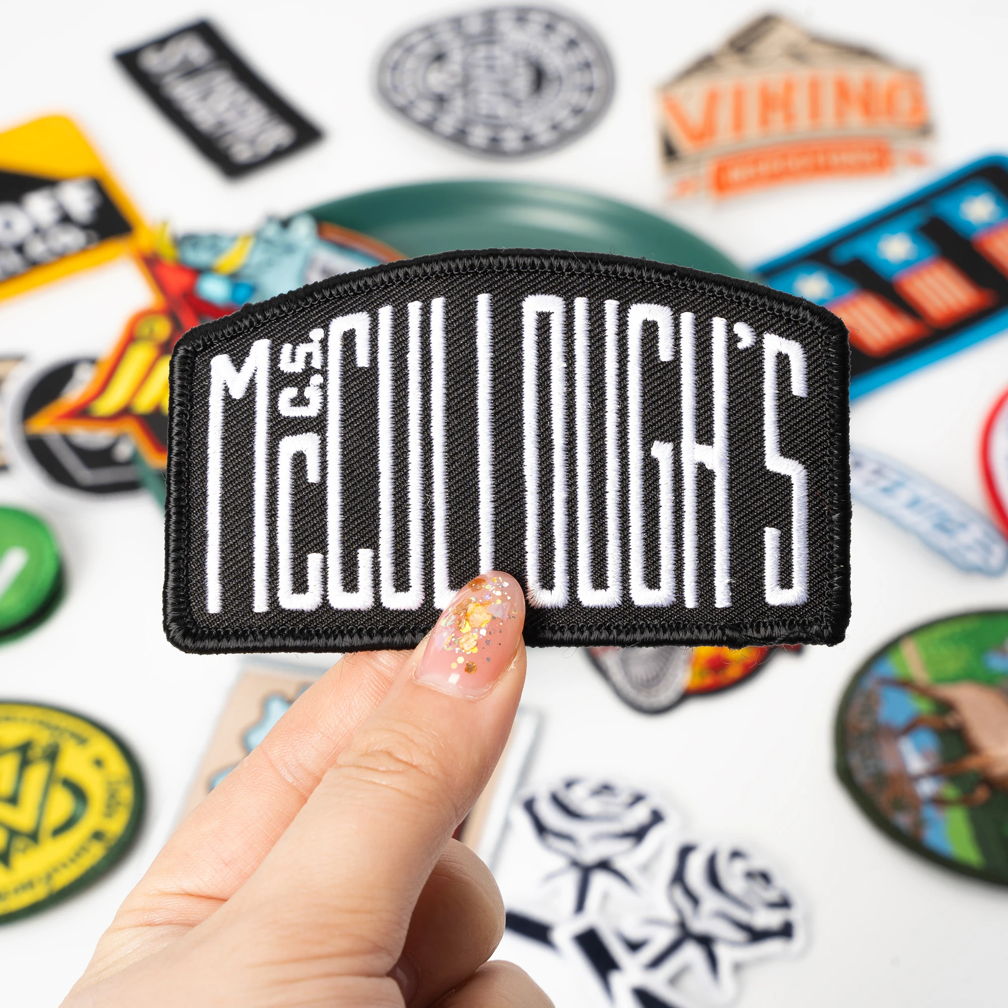 Wholesale Custom Logo 3d Clothing Embroidery Badge High Quality Woven Embroidered Patch For Sale