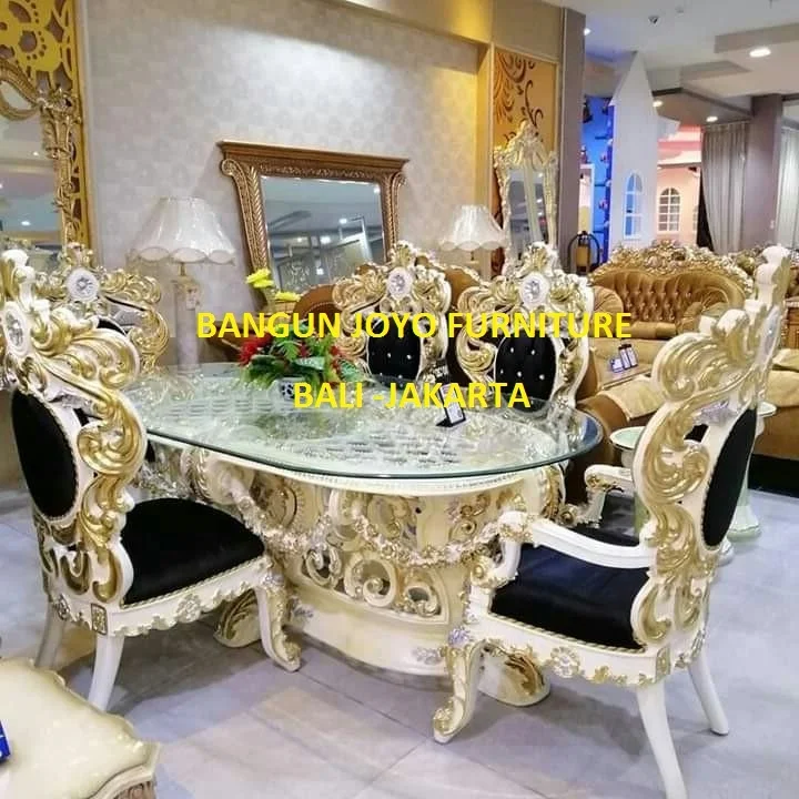 Роскошный резной обеденный стол из массива