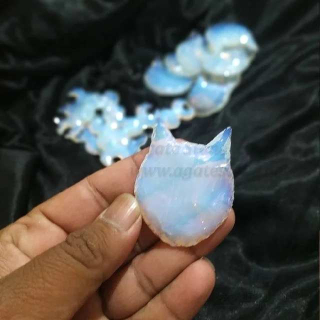 Opalite Cat Heads Witch Carved Pendants Semi-Precious Stone Cat Shaped Crystals for Altar Tools