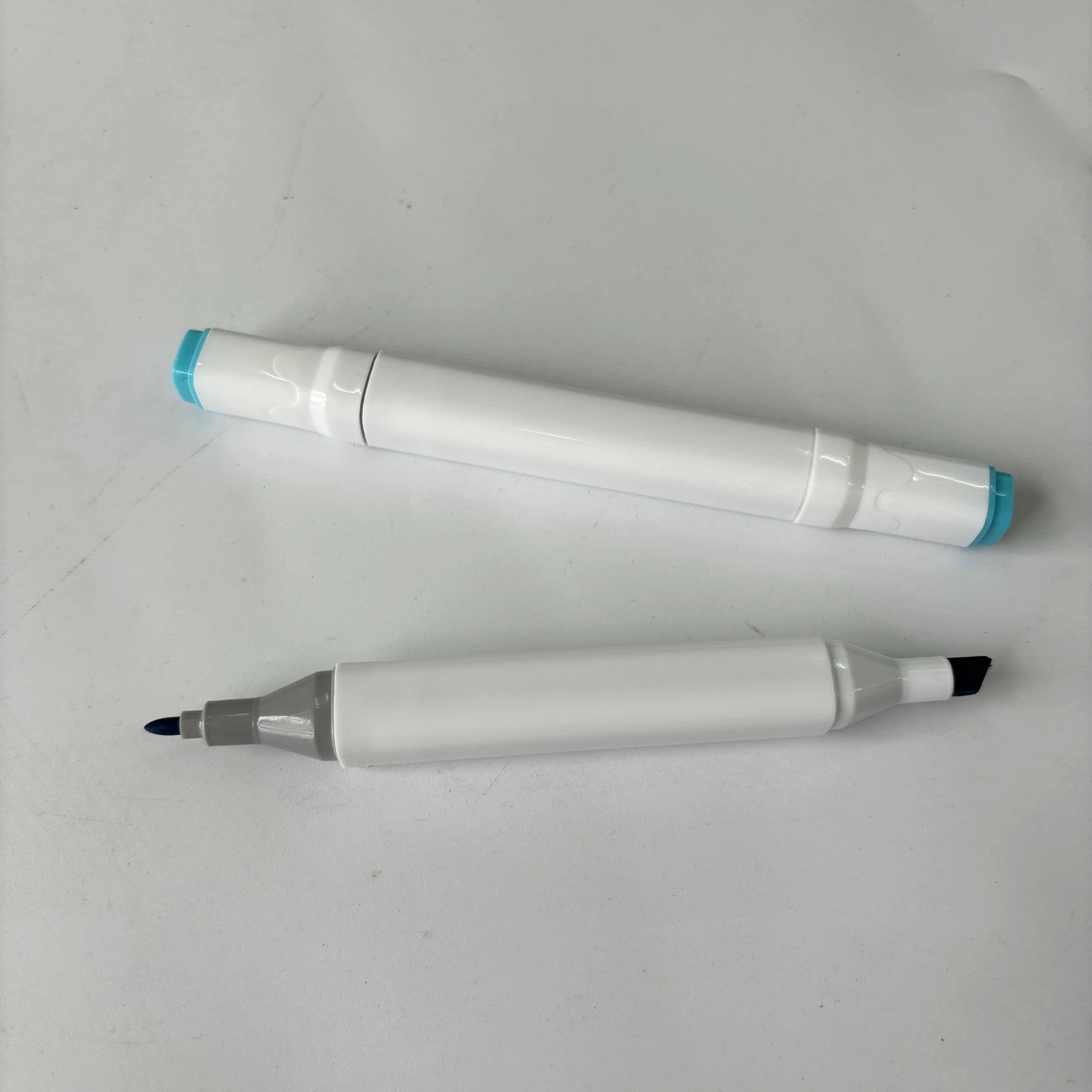 Hot Selling High Quality 60/80/168/262 Colors Art Drawing Dual Tip Alcohol Permanent Marker Pen Sets Sketch Marker Set