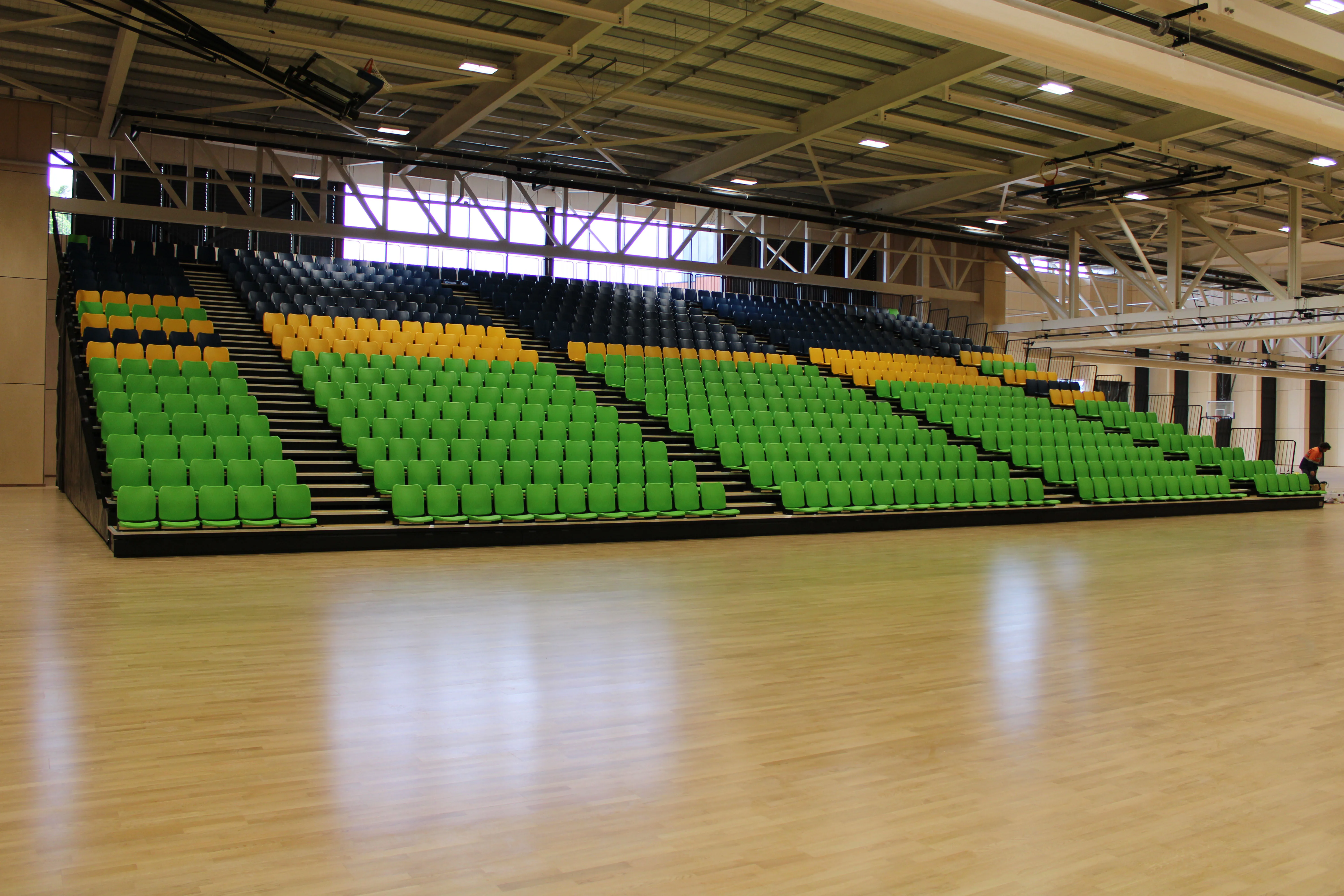  Telescopic Seating System With Indoor Polymer HDPE Seats Retractable Bleacher For Stadiums Theater Stage Sports
